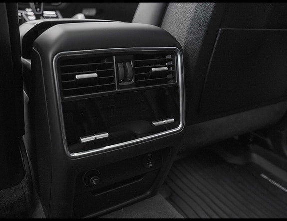 Porsche Cayenne 5 of 22