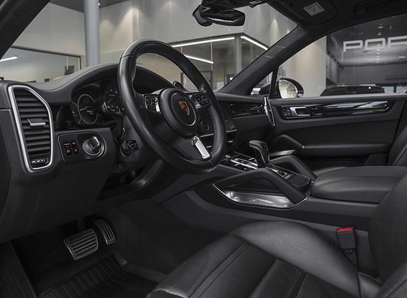 Porsche Cayenne 18 of 22