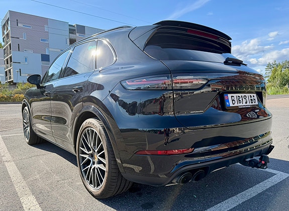 Porsche Cayenne 22 of 22