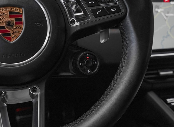 Porsche Cayenne 13 of 22