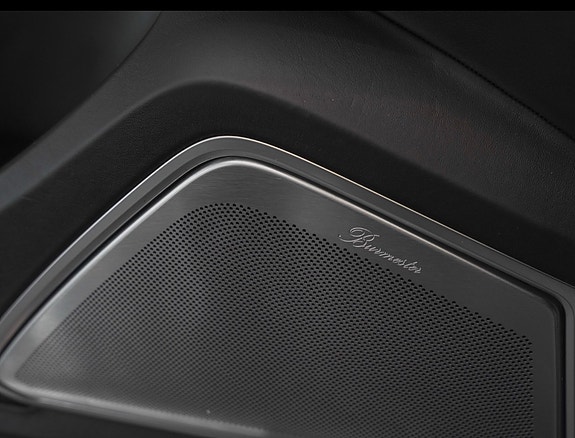 Porsche Cayenne 16 of 22