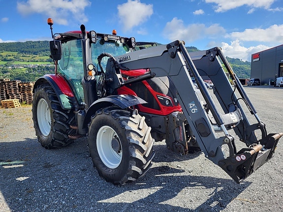 Valtra N 104 H5