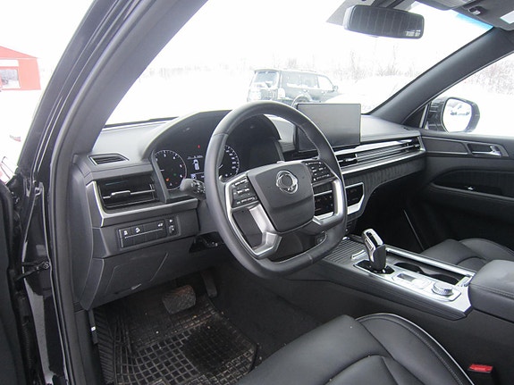 KGM Rexton 6 of 9