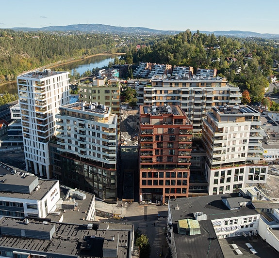 Intech AS har kontor sentralt i Sandvika rett ved kollektivtilbud. Kontorene er helt nye (jan 2026). Bilder med tillatelse fra Revir Works.