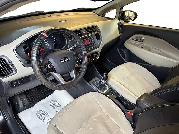 Kia Rio 9 of 28