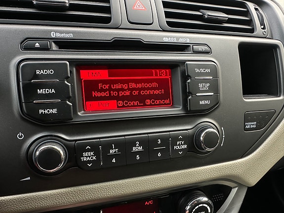 Kia Rio 17 of 28