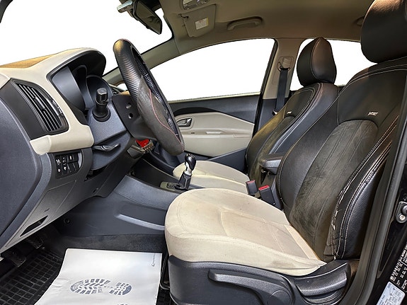 Kia Rio 13 of 28