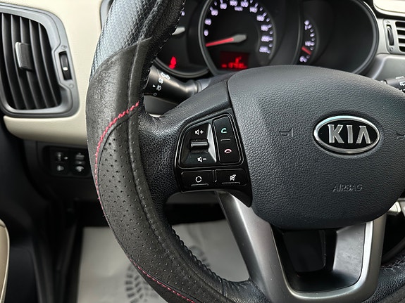 Kia Rio 10 of 28