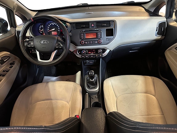 Kia Rio 8 of 28