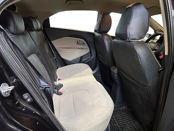 Kia Rio 25 of 28