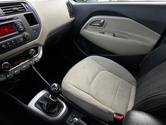 Kia Rio 22 of 28