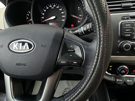 Kia Rio 12 of 28