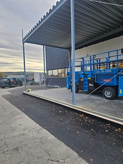 Stål til vaskehall på Dal, under oppføring