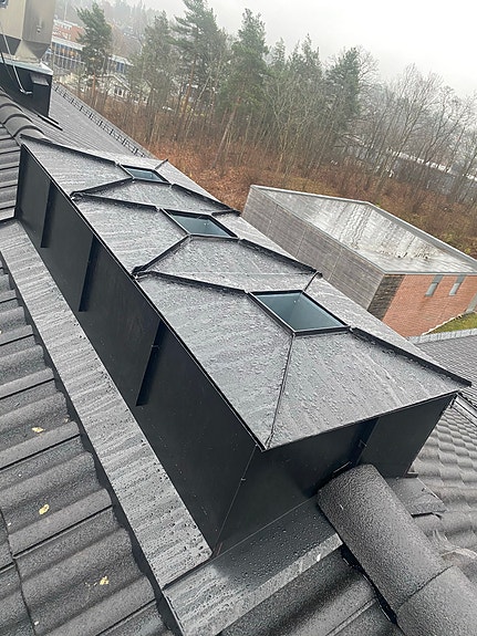 Jethette med falset tekking til skolebygg