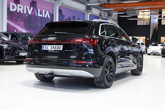 Audi e-tron 5 of 5