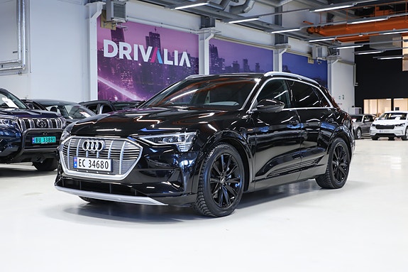 Audi e-tron 2 of 5
