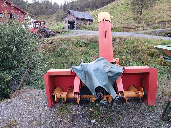 Duun TF 240 2010, kr 89 000,-