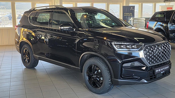 KGM Rexton 3 of 23