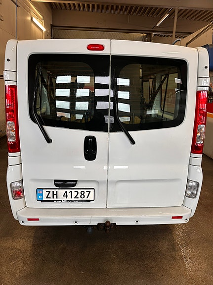 Opel Vivaro 4 of 5