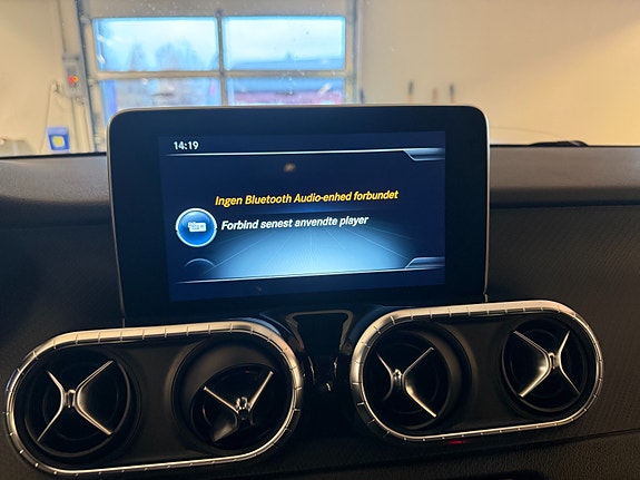 Mercedes-Benz X250 d 11 of 27