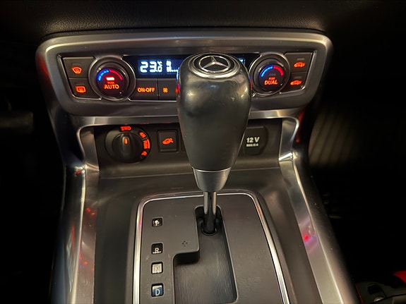 Mercedes-Benz X250 d 9 of 27