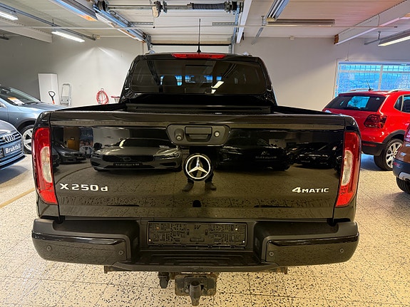 Mercedes-Benz X250 d 4 of 27