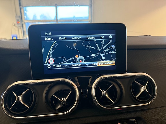 Mercedes-Benz X250 d 12 of 27