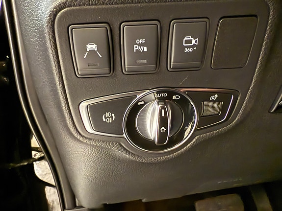 Mercedes-Benz X250 d 22 of 27