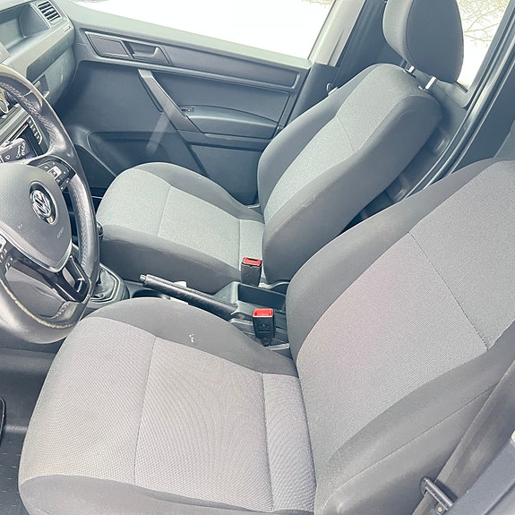 Volkswagen Caddy Maxi 12 of 15