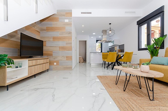 NØKKELFERDIG! Moderne villa med 3 soverom, privat basseng og takterrasse
