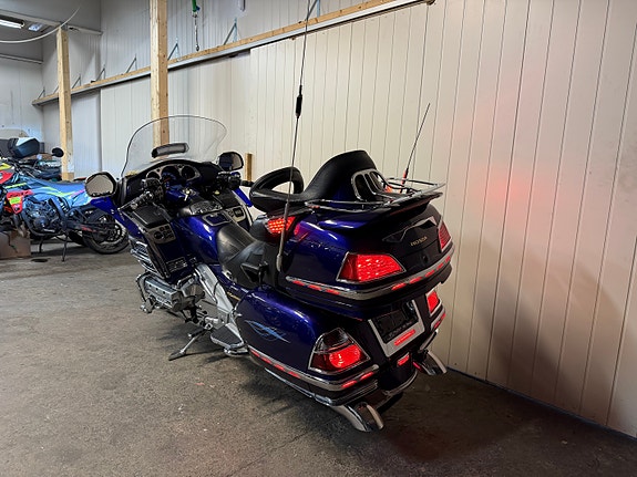 Honda GL 1800 Goldwing 4 of 5
