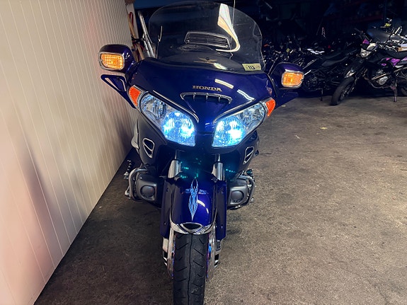 Honda GL 1800 Goldwing 3 of 5