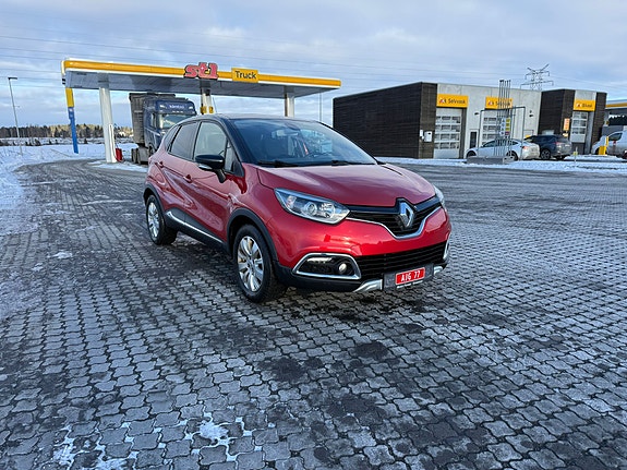 Renault Captur 3 of 5