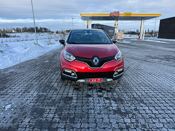 Renault Captur 2 of 5