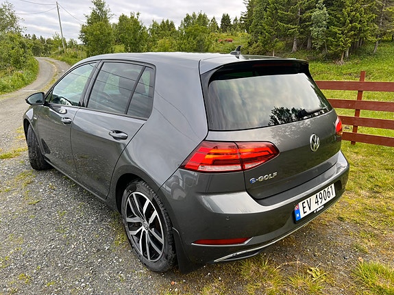 Volkswagen e-Golf VII 5 of 16