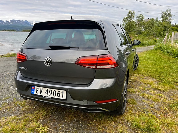 Volkswagen e-Golf VII 3 of 16