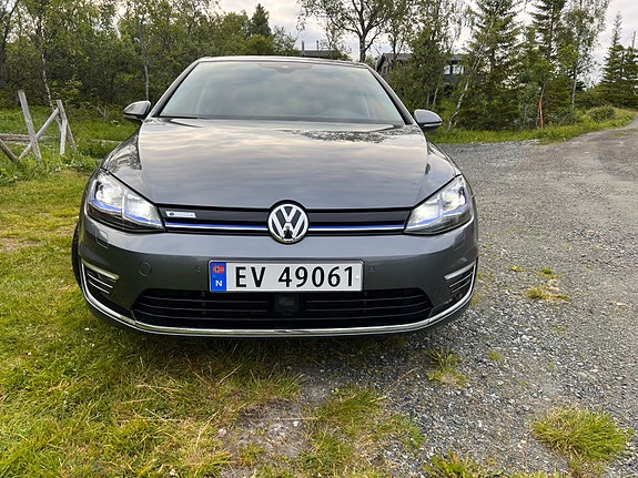 Volkswagen e-Golf VII 4 of 16