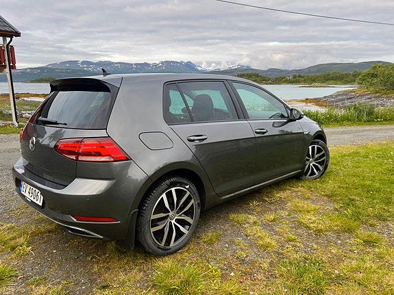 Volkswagen e-Golf VII 7 of 16