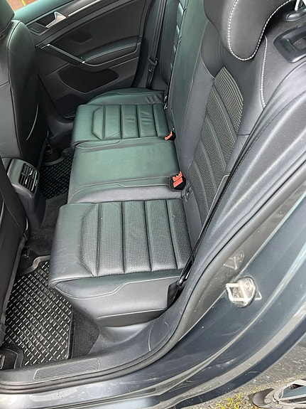 Volkswagen e-Golf VII 14 of 16