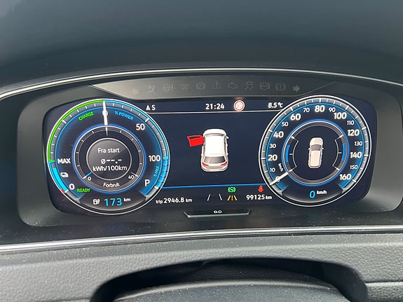Volkswagen e-Golf VII 13 of 16