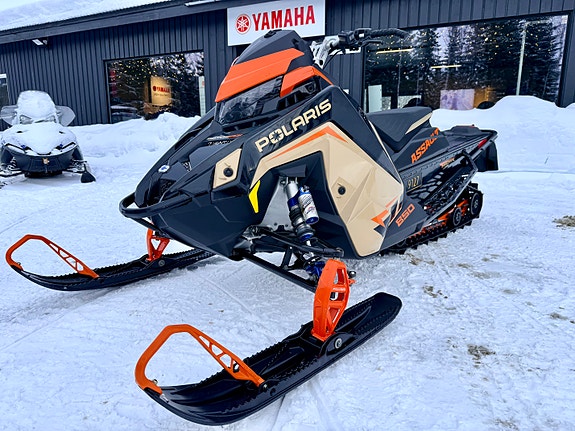 Polaris 850 Switchback Assault 146" *MEGET PEN*