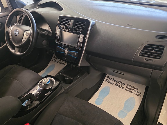 Nissan Leaf 16 of 30