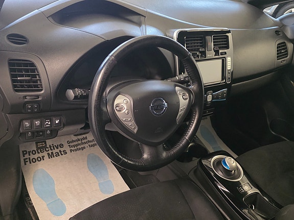 Nissan Leaf 14 of 30