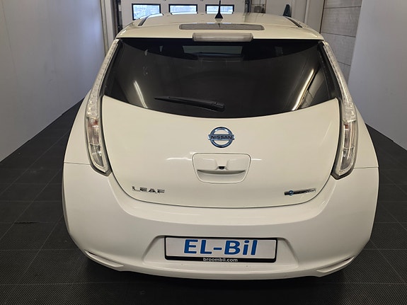 Nissan Leaf 7 of 30