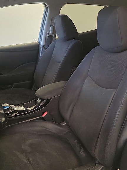 Nissan Leaf 12 of 30