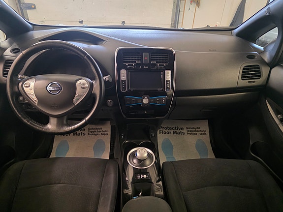 Nissan Leaf 15 of 30