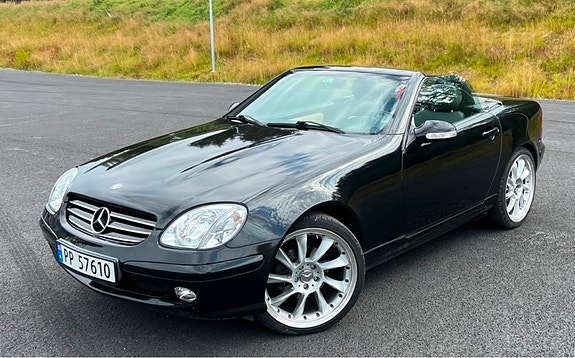 Mercedes-Benz SLK200 2 of 11