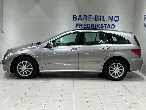 Mercedes-Benz R320 3 of 5