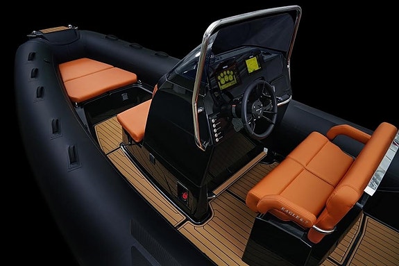 BRIG Eagle 6.7 - "HANKØ Edition", MERCURY V6 150hk Racing, SIMRAD, MARINE Stereo 8 of 13