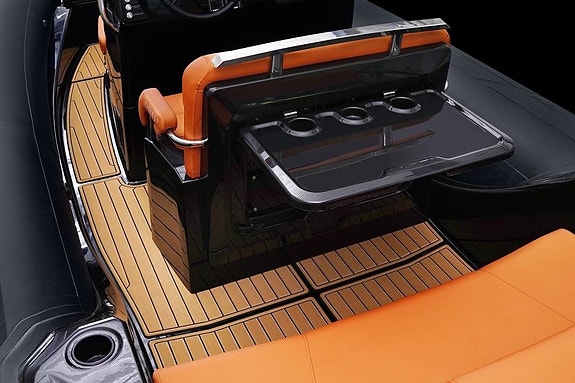 BRIG Eagle 6.7 - "HANKØ Edition", MERCURY V6 150hk Racing, SIMRAD, MARINE Stereo 10 of 13